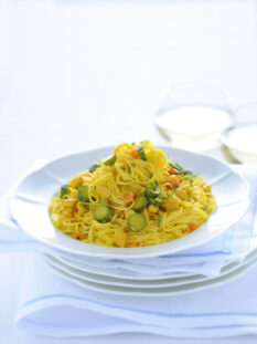 tagliolini con ragu di pollo e zucchine allo zafferano ricetta Sale&Pepe