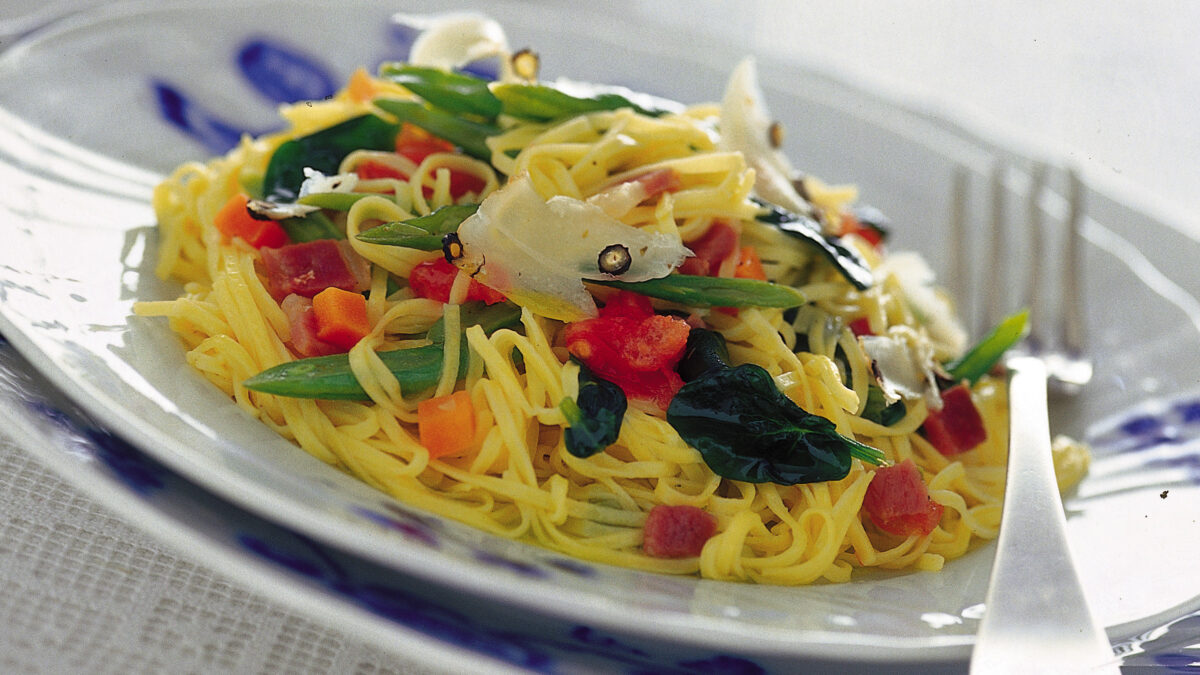 Tagliolini con spinaci novelli e pecorino al pepe