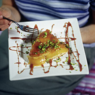 tatin-morbida-di-pesche ricetta
