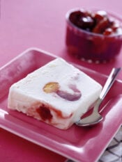 terrina-yogurt-albicocche-e-ciliegie-allo-sciroppo