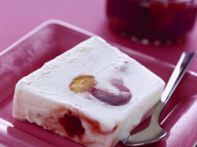 terrina-yogurt-albicocche-e-ciliegie-allo-sciroppo