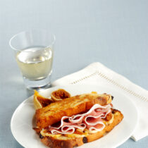 toast-al-prosciutto-con-fichi-secchi