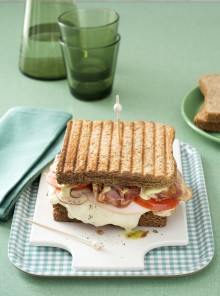 Il toast ricco mi ci ficco