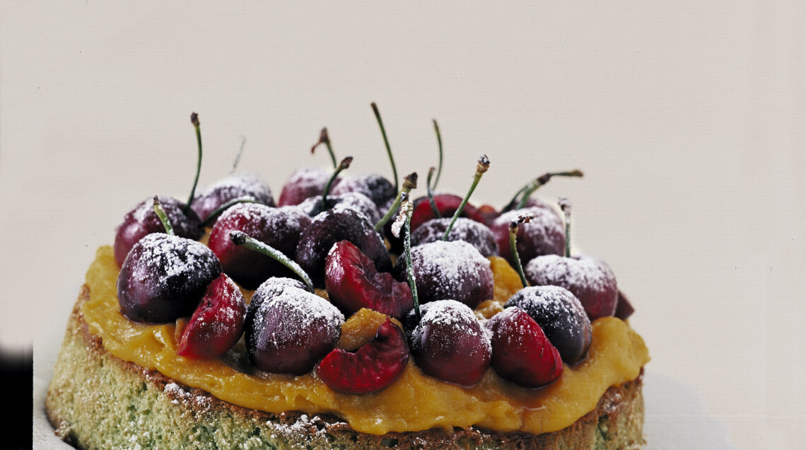 torta-al-pistacchio-con-ciliegie preparazione