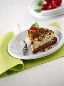 La torta alla crema di basilico con pomodori