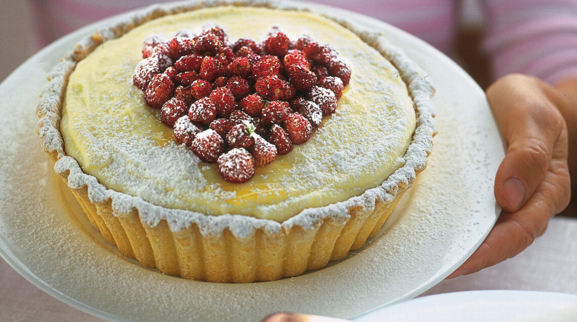 torta-bianca-con-le-fragoline