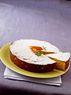 torta-di-carote-con-creme-fraiche-alla-menta