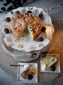 Torta di mele ai marron glacè con panna