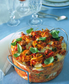 torta-di-tagliolini-con-polpette