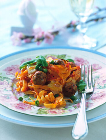 torta-di-tagliolini-con-polpette ricetta