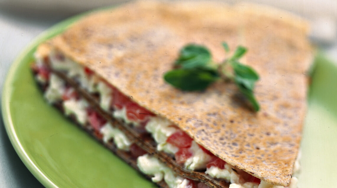 torta-rustica-con-burrata-e-pomodoro-fresco