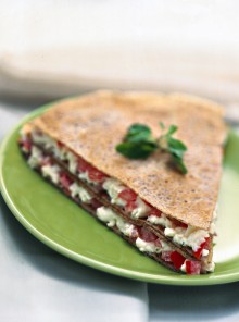 La torta rustica con burrata e pomodoro fresco