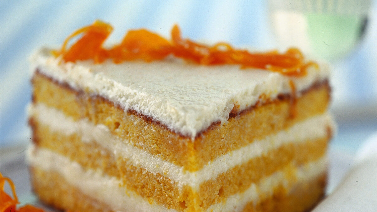 Torta soffice di carote con le mandorle