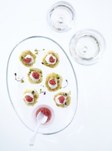 Tortini di patate e scalogno con uova di lompo