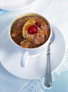 Il tortino di frutta in tazza