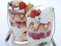 trifle-di-meringhe-alle-fragole ricetta