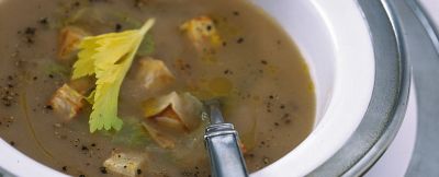 vellutata-con-sedano-e-cavolo