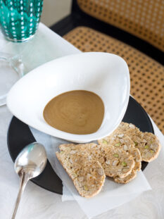 zabaione-al-caffe-con-biscottini-al-pistacchio