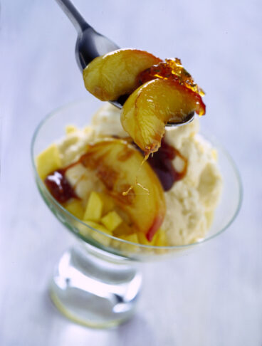 zabaione-con-pesche-caramellate