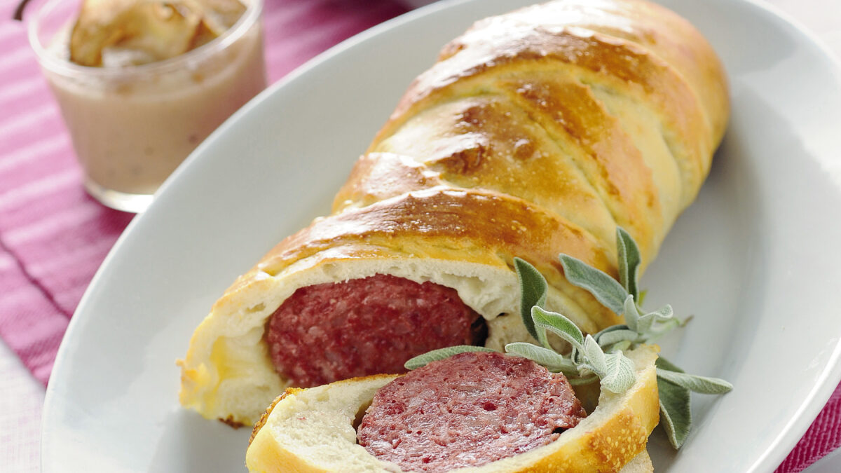 Zampone in crosta con salsa di pere alla cannella