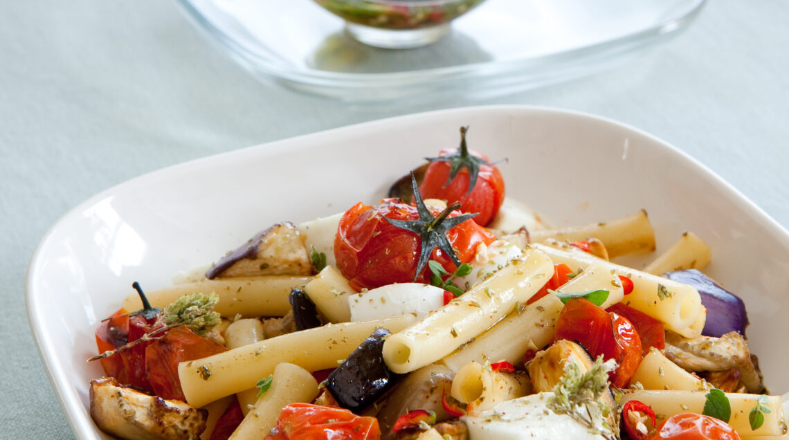 ziti corti con mozzarella e melanzane Sale&Pepe ricetta