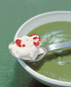 zuppetta-con-crescione-e-bietole