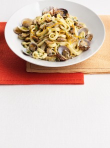 Fettucce con carciofi e vongole all'arancia