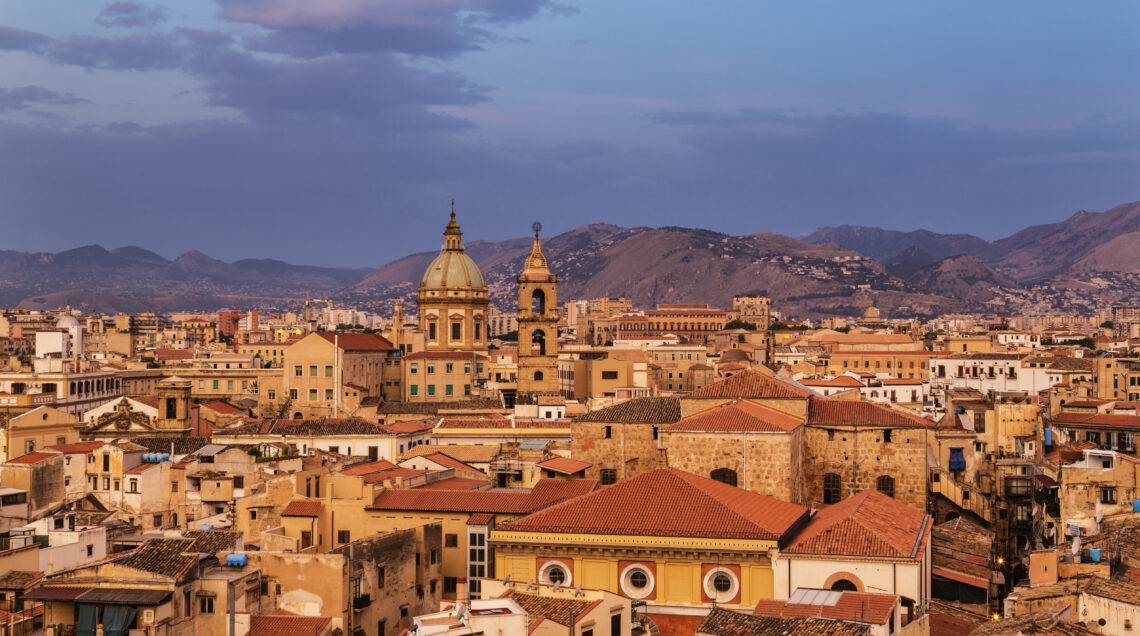 Palermo all'alba (Foto © Jeremy Woodhouse /Blend Images /Corbis)