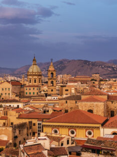 Palermo all'alba (Foto © Jeremy Woodhouse /Blend Images /Corbis)