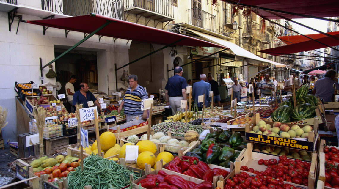 Palermo, mercato del Capo (Foto © Hubert Stadler /Corbis)