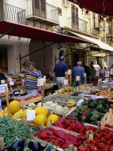 Palermo, mercato del Capo (Foto © Hubert Stadler /Corbis)
