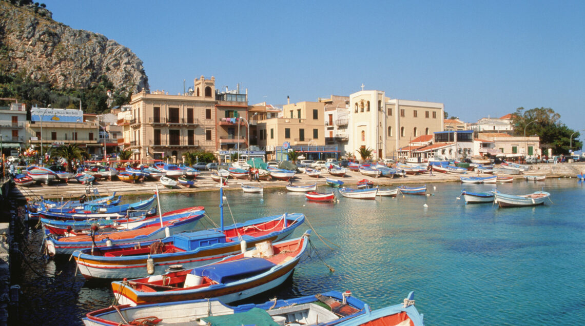 Spiaggia e barche a Palermo (Foto © Guenter Rossenbach /Corbis)