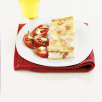 spianata alla ricotta e pancetta con pomodoro