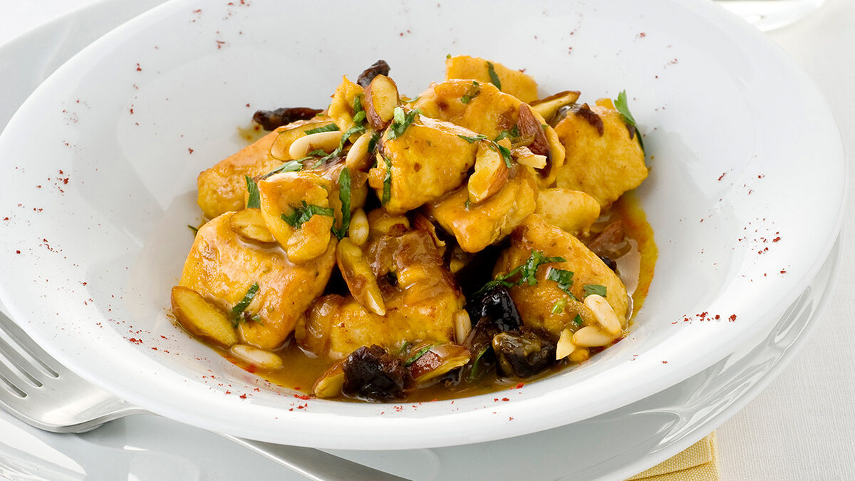 Pollo alle mandorle e pinoli