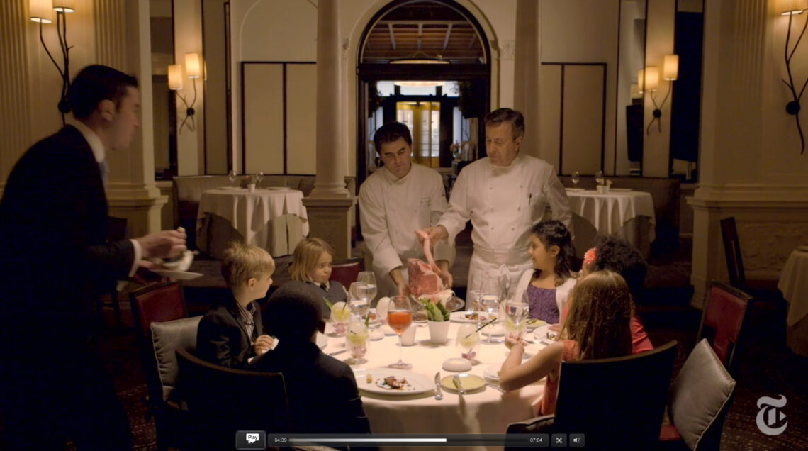 immagine tratta dal video SMALL PLATES pubblicato dal New York Magazine