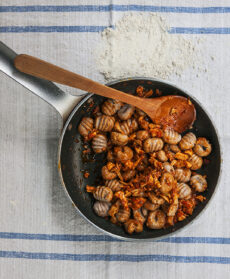 gnocchi di castagne e ricotta al ragÃ¹ di coniglio Sale&Pepe ricetta