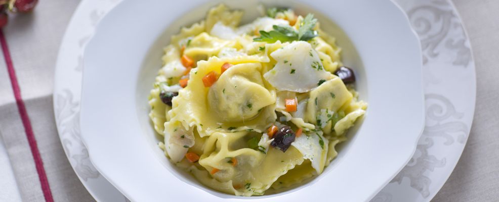 Tortelloni Di Patate Ai Carciofi E Ragu Di Baccala Sale Pepe