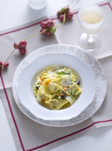 Tortelloni di patate ai carciofi e ragù di baccalà