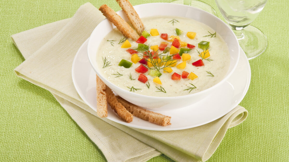 Gazpacho di cetriolo ai peperoni