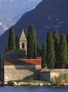 Montenegro, isola di San Giorgio nella baia di Kotor
