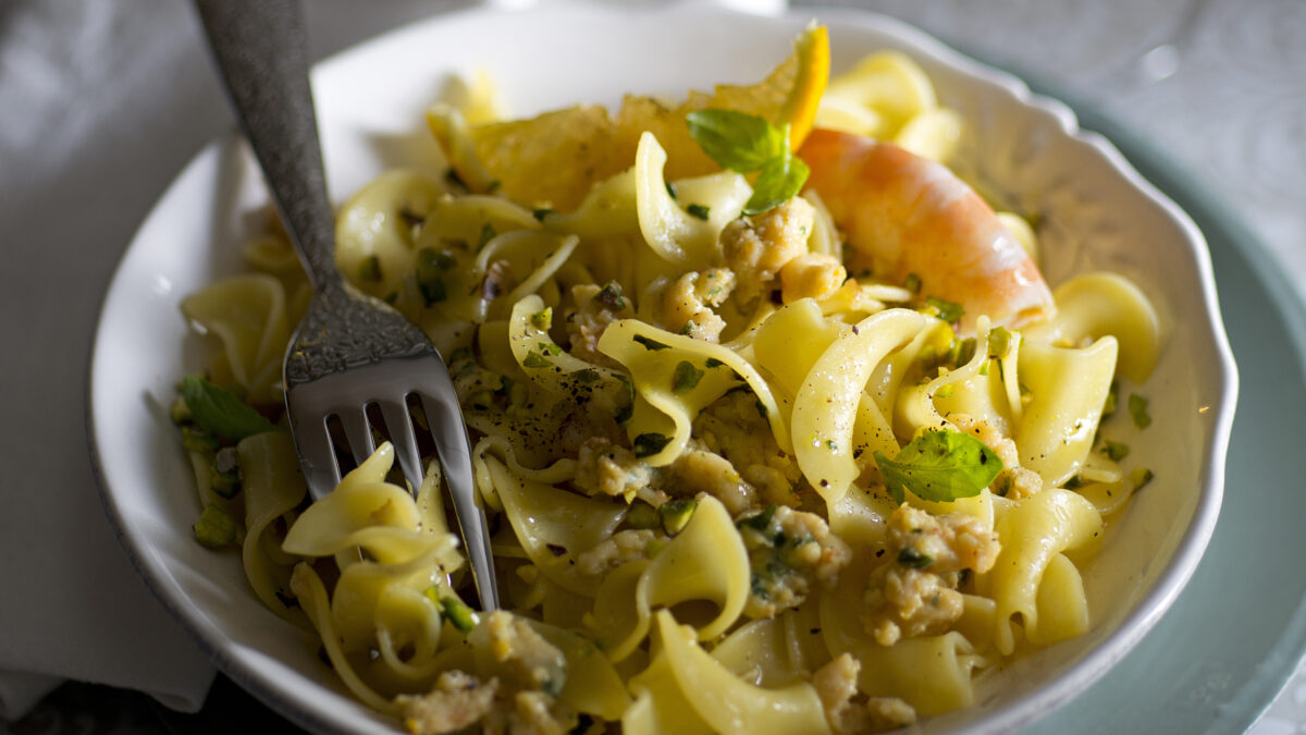 Nuvole con il pesto di mazzancolle e agrumi