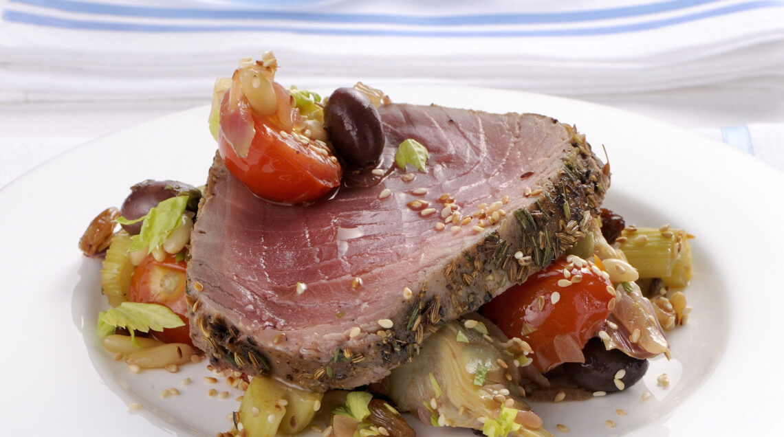 roastbeef di tonno con caponatina Sale&Pepe ricetta
