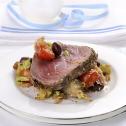roastbeef di tonno con caponatina Sale&Pepe ricetta