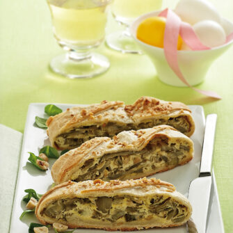 Strudel alla robiola e nocciole