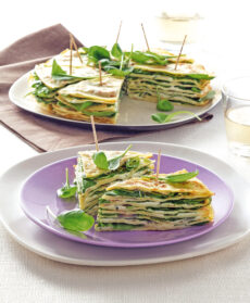 Club sandwich di crepes ai ceci con spinacini