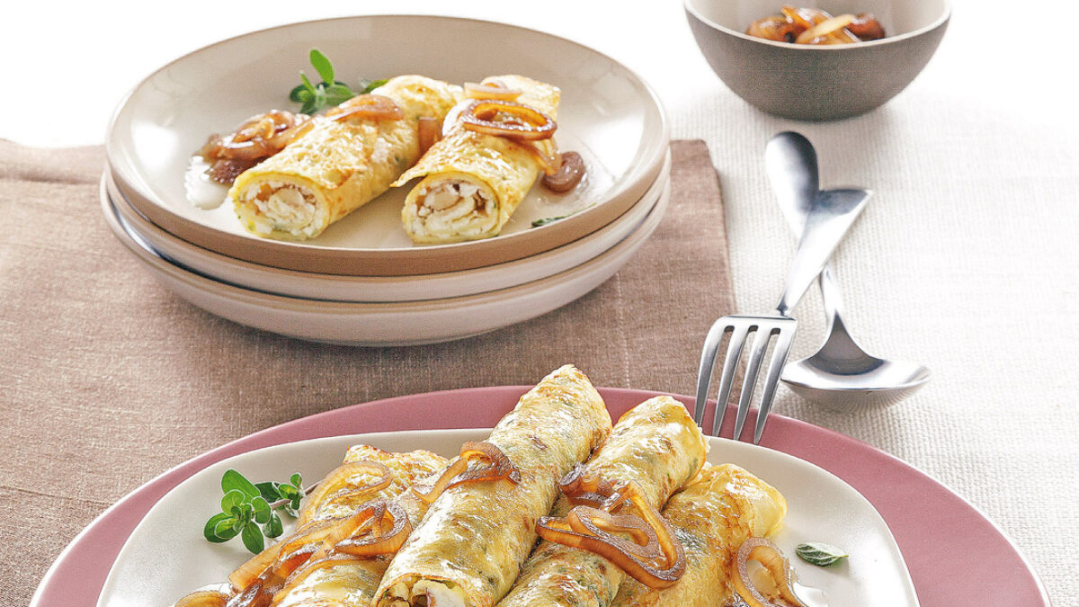 Sigari di crepes alle erbe e noci con vinaigrette calda