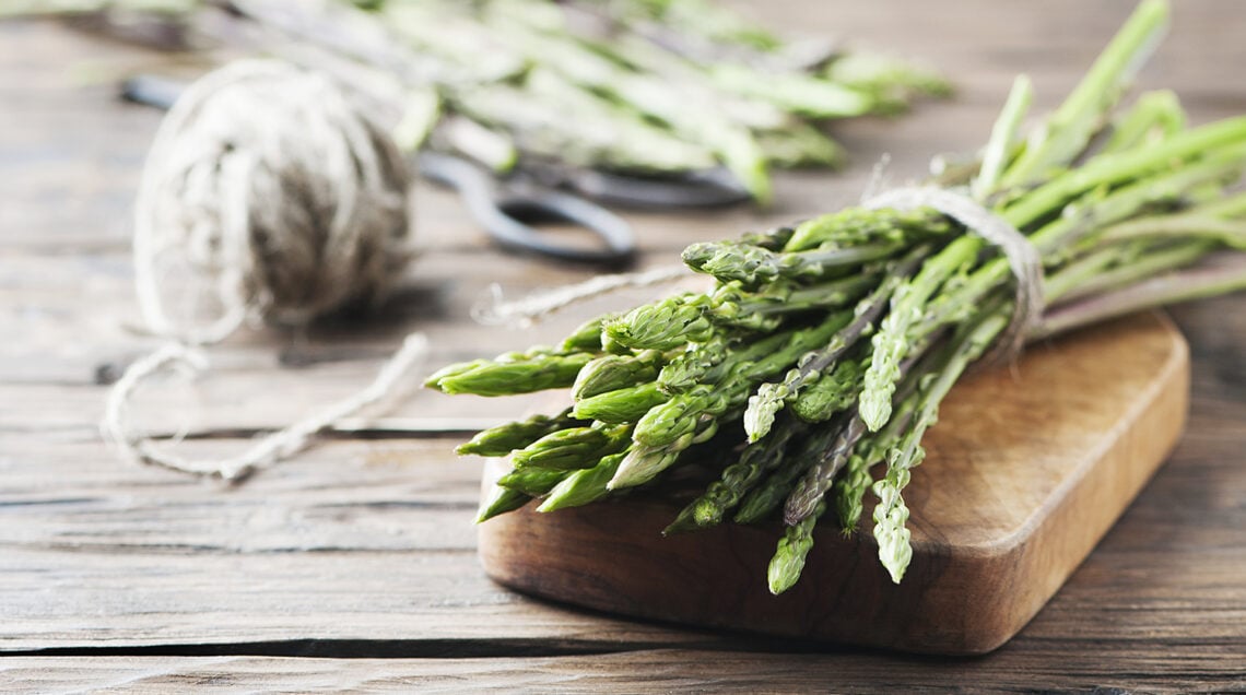 Cucinare gli asparagi selvatici - Credits: Shutterstock