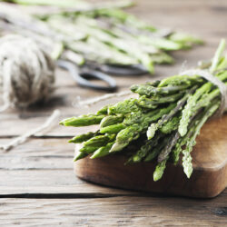 Cucinare gli asparagi selvatici - Credits: Shutterstock