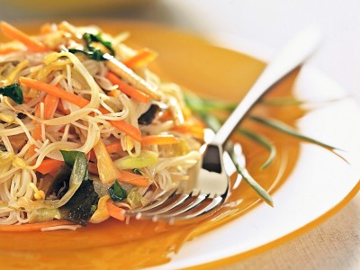 spaghetti di riso e verdure  ricetta