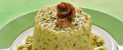 Timballini di riso e asparagi con salsa di uova